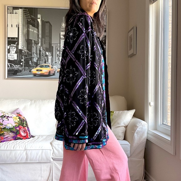 Vintage silk floral jacket with sequins and beads - Picture 5 of 13